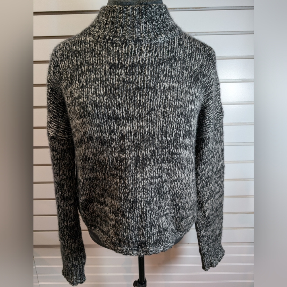 Naked Cashmere Marled Black/Gray Crop Top Turtleneck Sweater Size L EUC